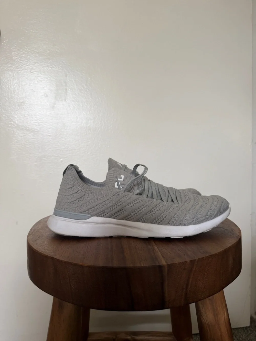 APL Techloom Wave Sneakers Women's 8.5 Gray Knit Athletic Shoes